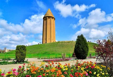 Le Jardin Botanique de Gonbad-e Qabus: Un Oasis Vert et un Voyage à Travers le Temps!