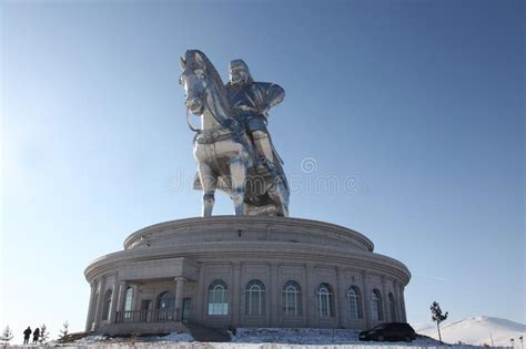 Le Mausolée de Gengis Khan : Un Monument Impérial à la Gloire d'un Conquérant !