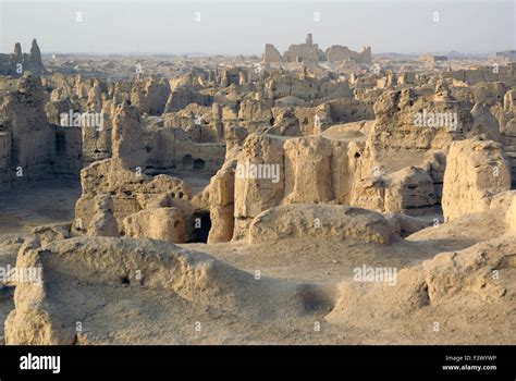 Les Ruines de Jiaohe, une cité fantôme fascinante perdue dans le désert!